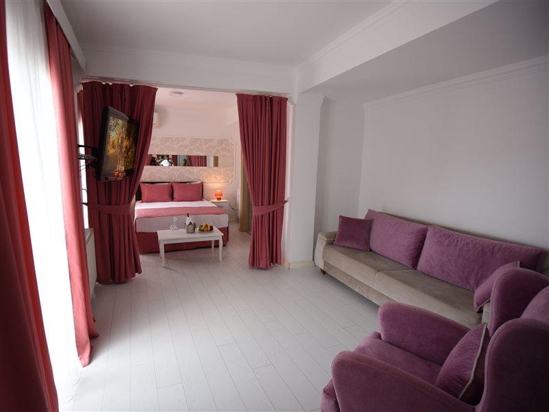 Bumerang Hotel 2*