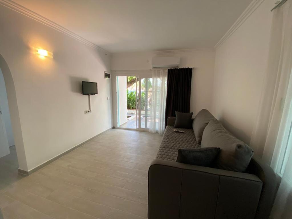 Manolya Hotel