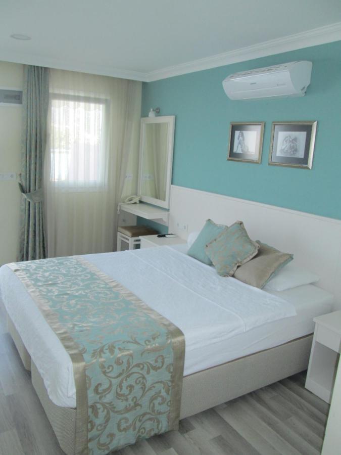 Artemis Hotel