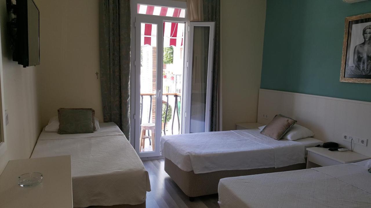 Artemis Hotel 2*