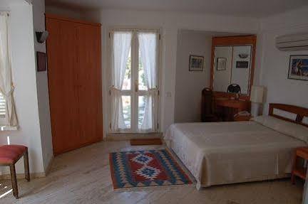 Antique Theatre Hotel 3*