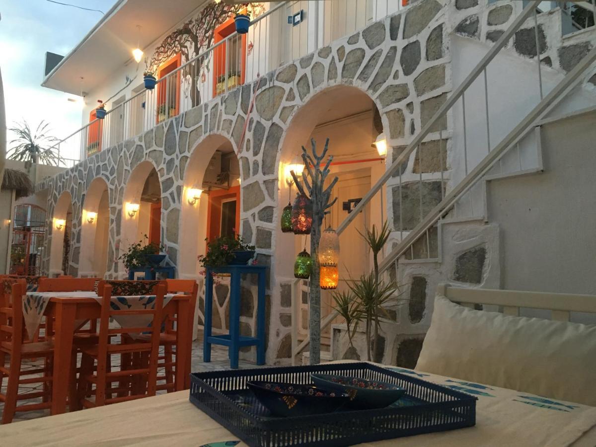 Sade Hotel *