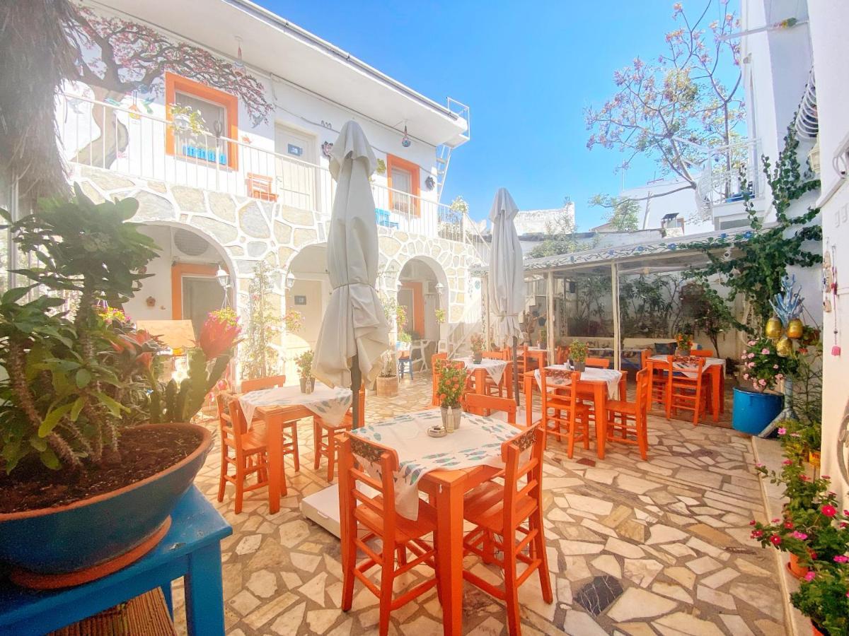 Sade Hotel