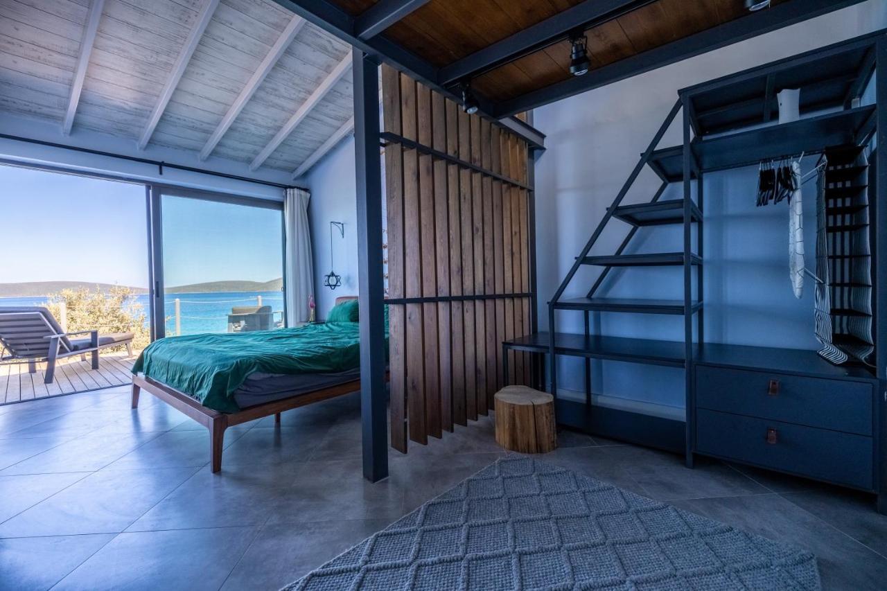 Love Beach Villa *
