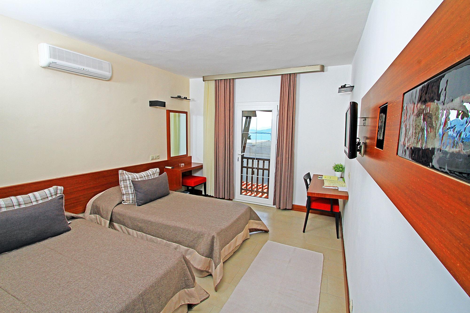 Hotel Manastir & 4*