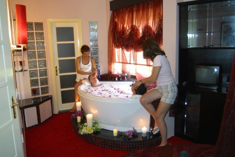 Hotel Delfi & Wellness Center 2*