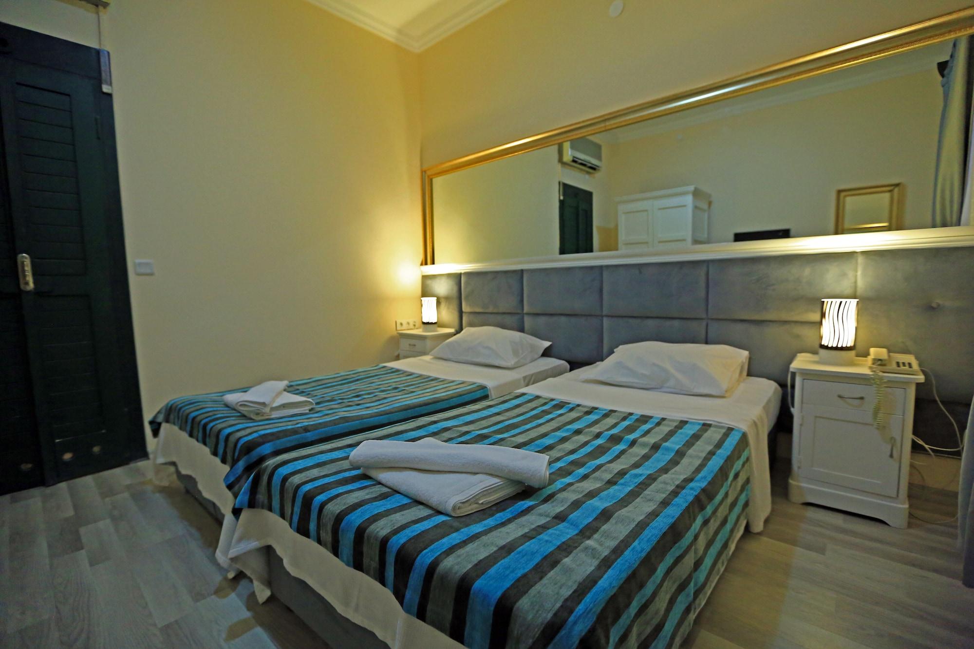 Skylife Hotel 3*