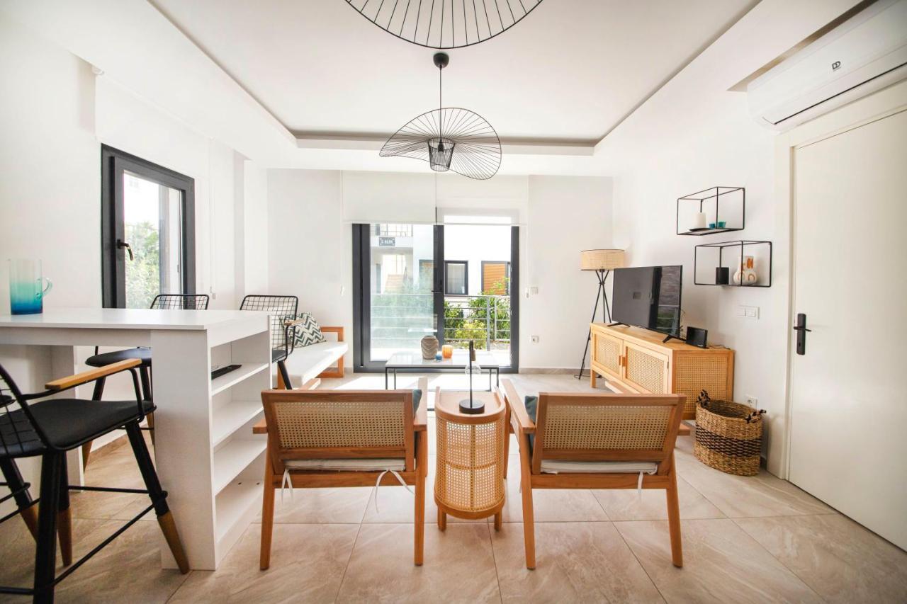 Vakantiehuis Amazing House With Balcony 1 Min Walking Distance To The In