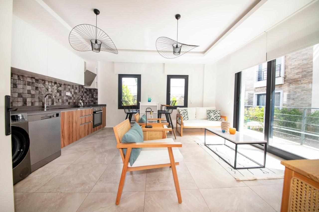 Amazing House With Balcony 1 Min Walking Distance To The In