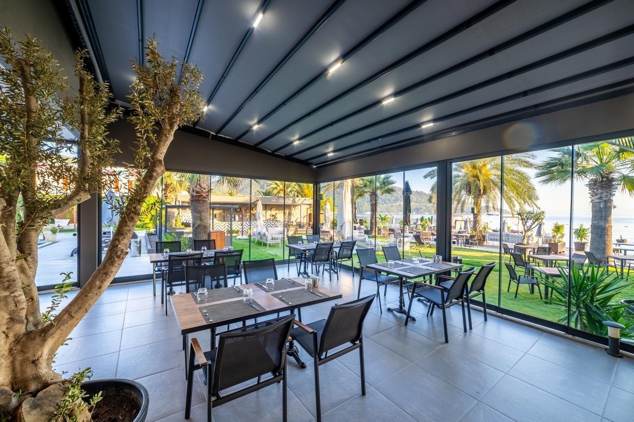 Moyo Luxury & Otel