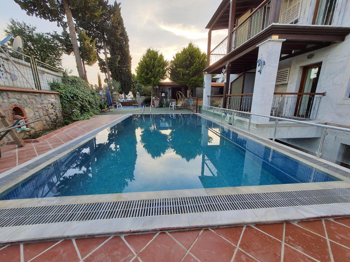 Stone House Aparthotel 3*