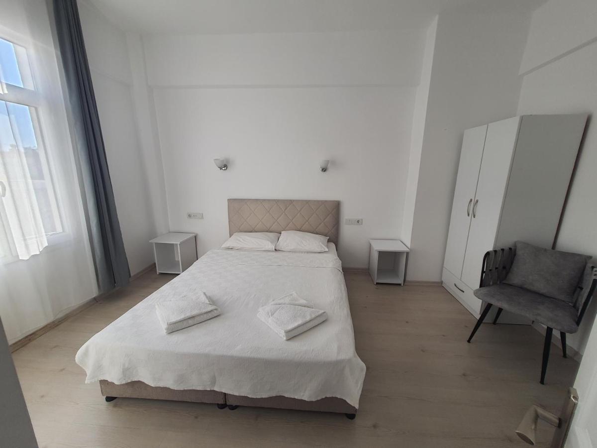 Otel R House