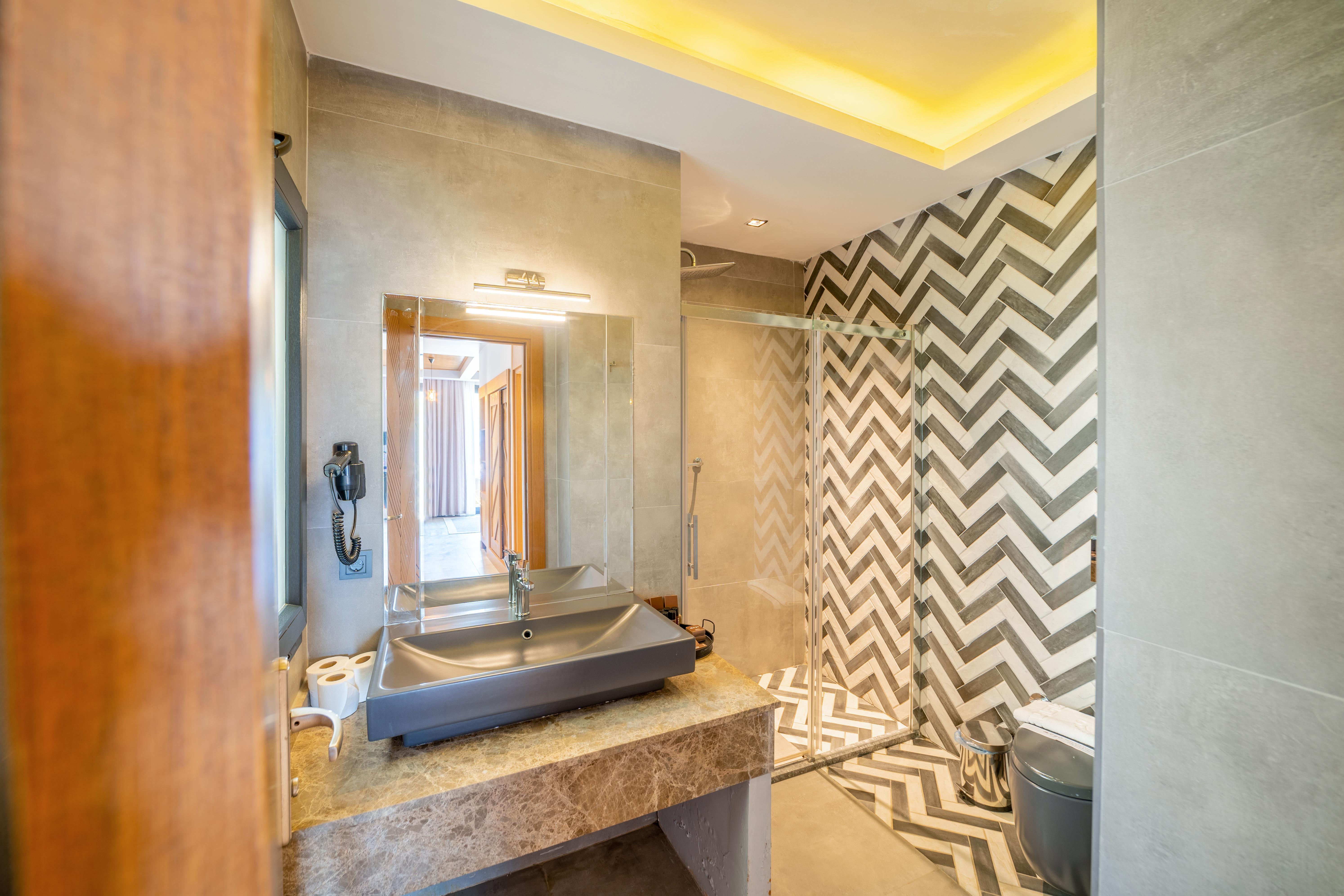 Moyo Luxury & Otel 3*