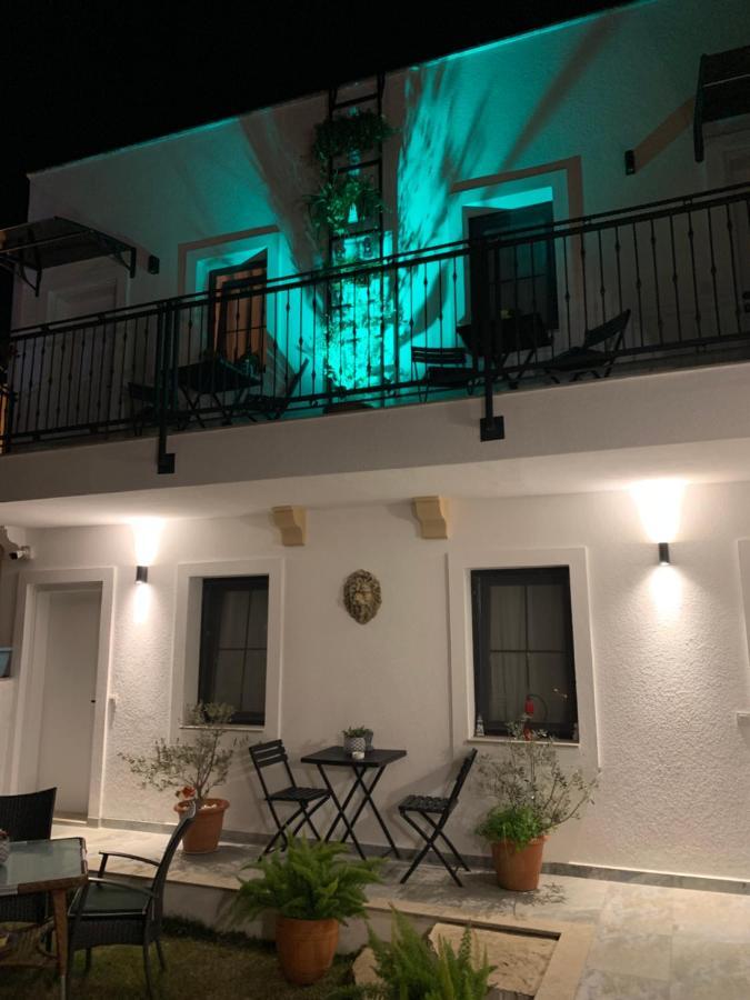 Acomodação com café da manhã  Arden's House