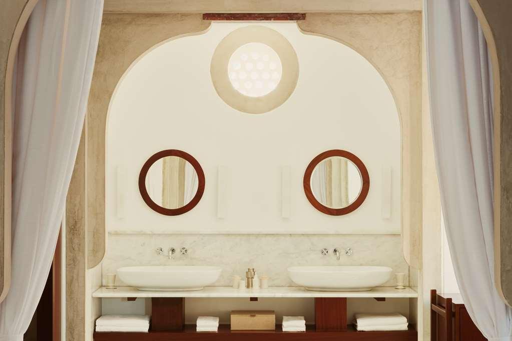 Amanruya Hotel