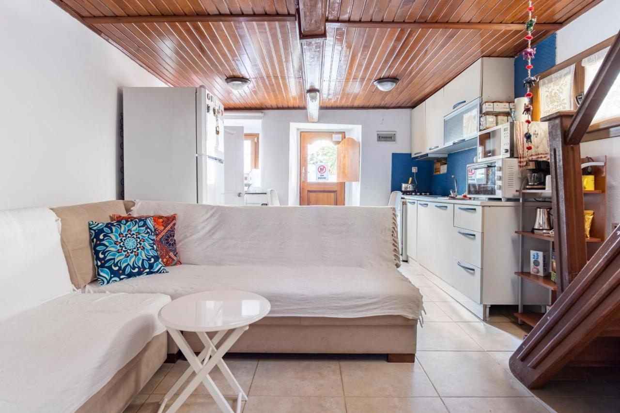 18th Century Renovated Stone House, Terrace, Free Fast Wi-fi Apartment Bodrum
