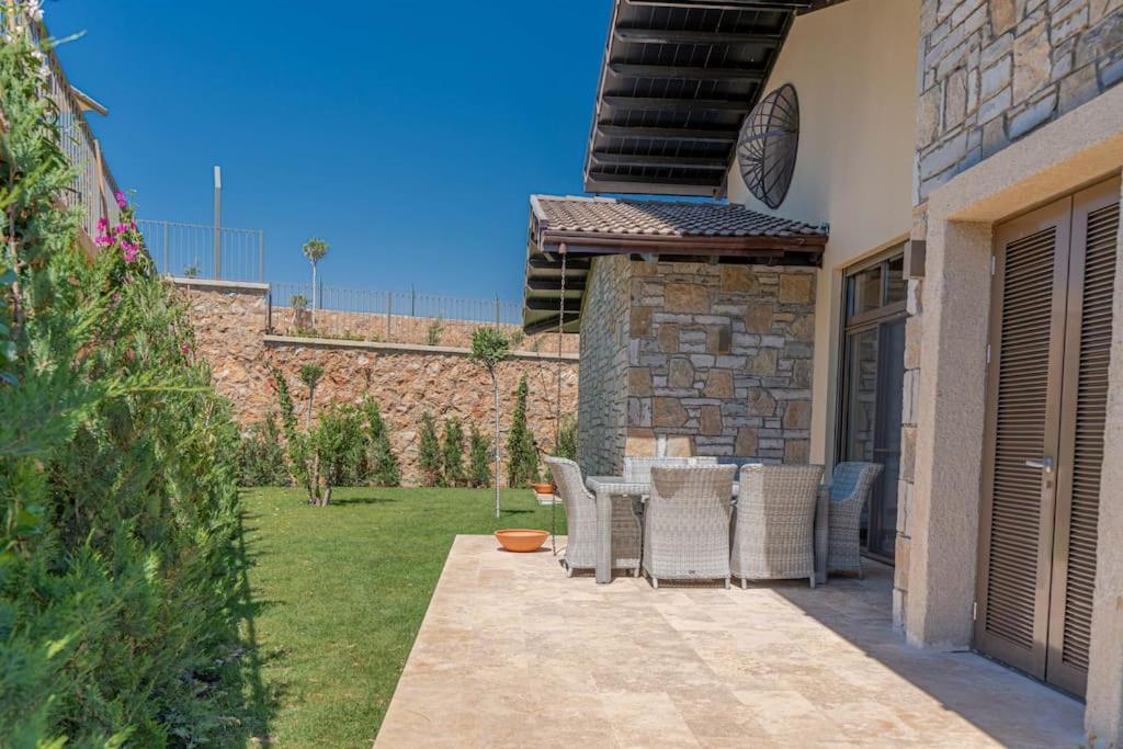 Enjoy Playing Golf, Where Luxury Meets Peace.