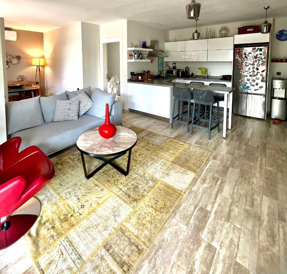 Cute Home, Modern 2 1 Stand Alone House With Garden, Near The Holiday home