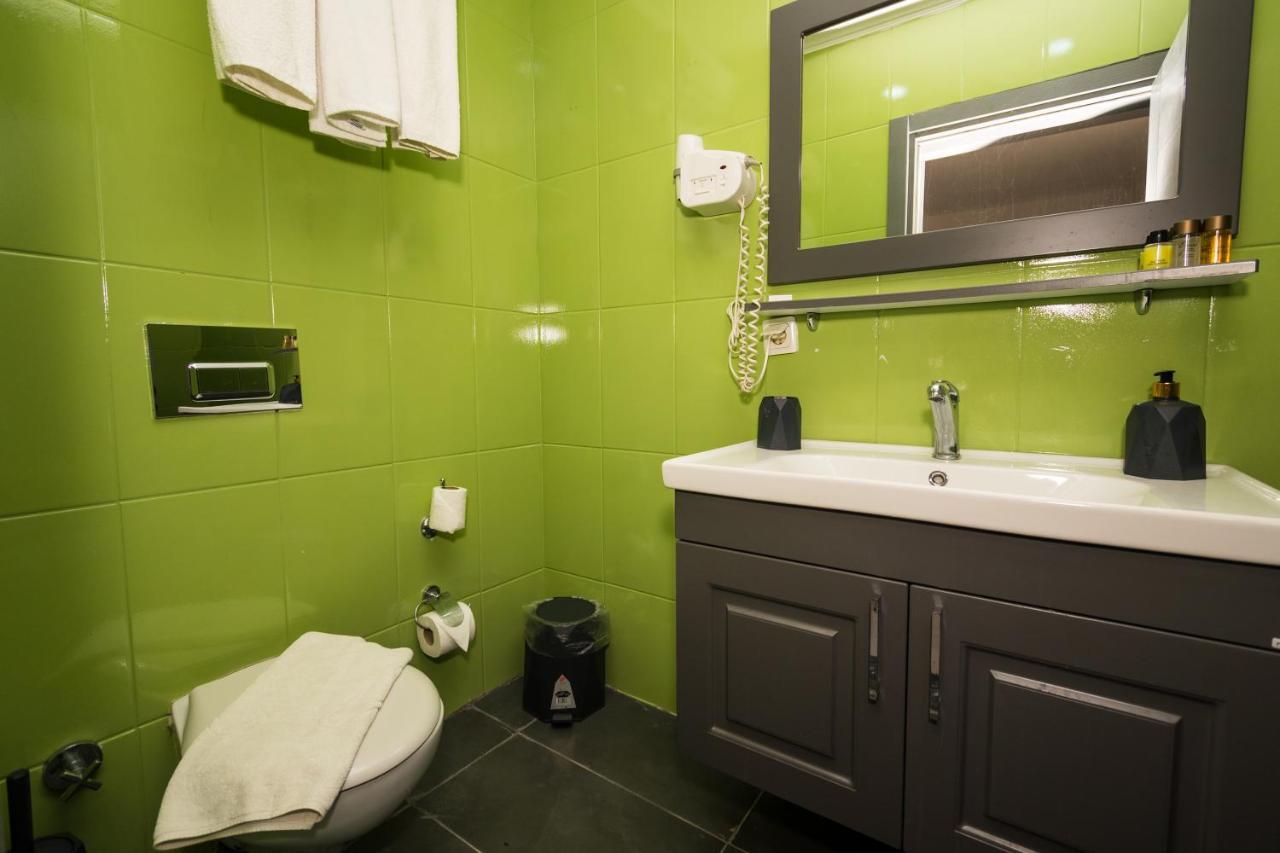 7 Art Feslegen By Egeos Hotel 3*