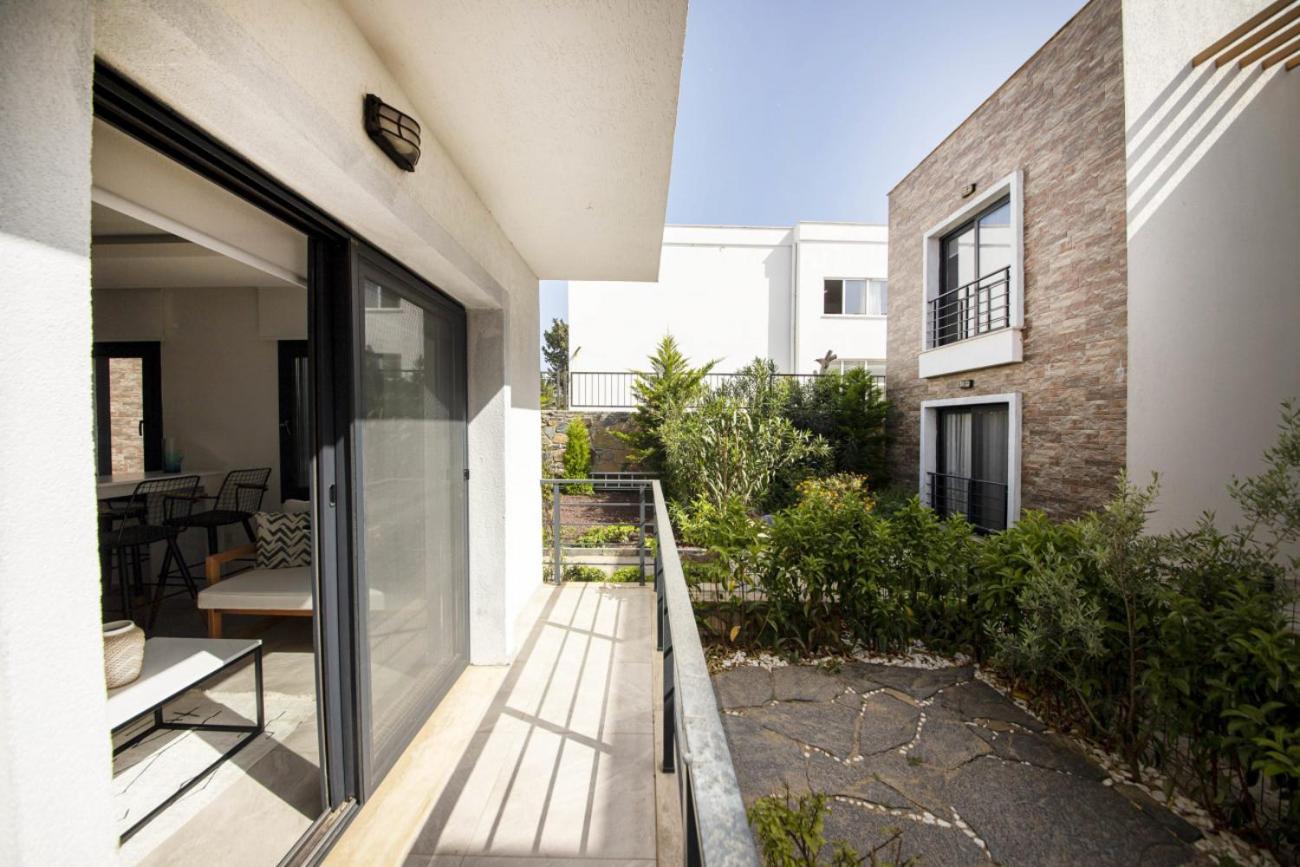Amazing House With Balcony 1 Min Walking Distance To The In *