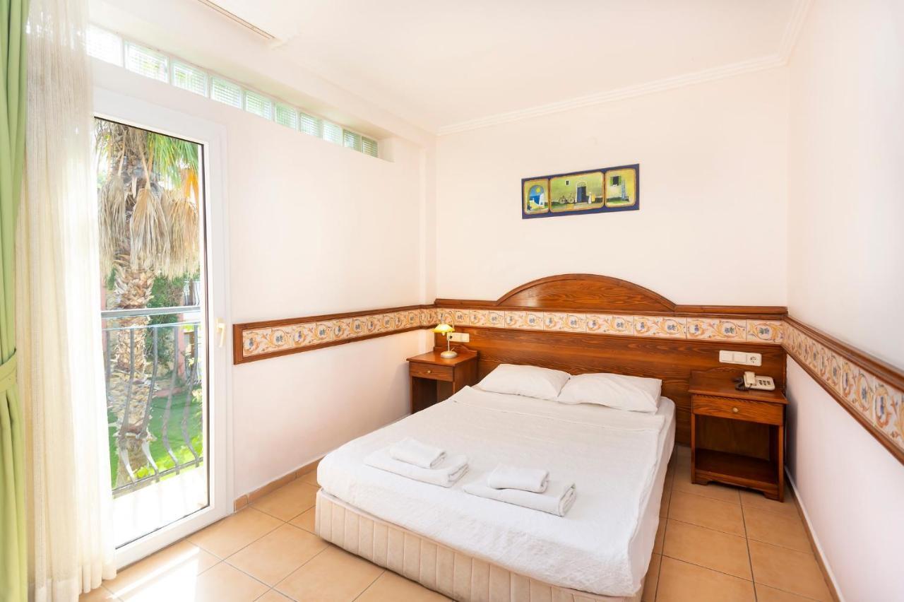 Kriss Hotel *