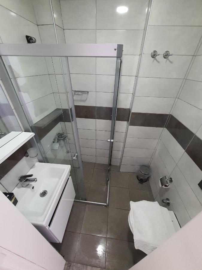 Otel R House