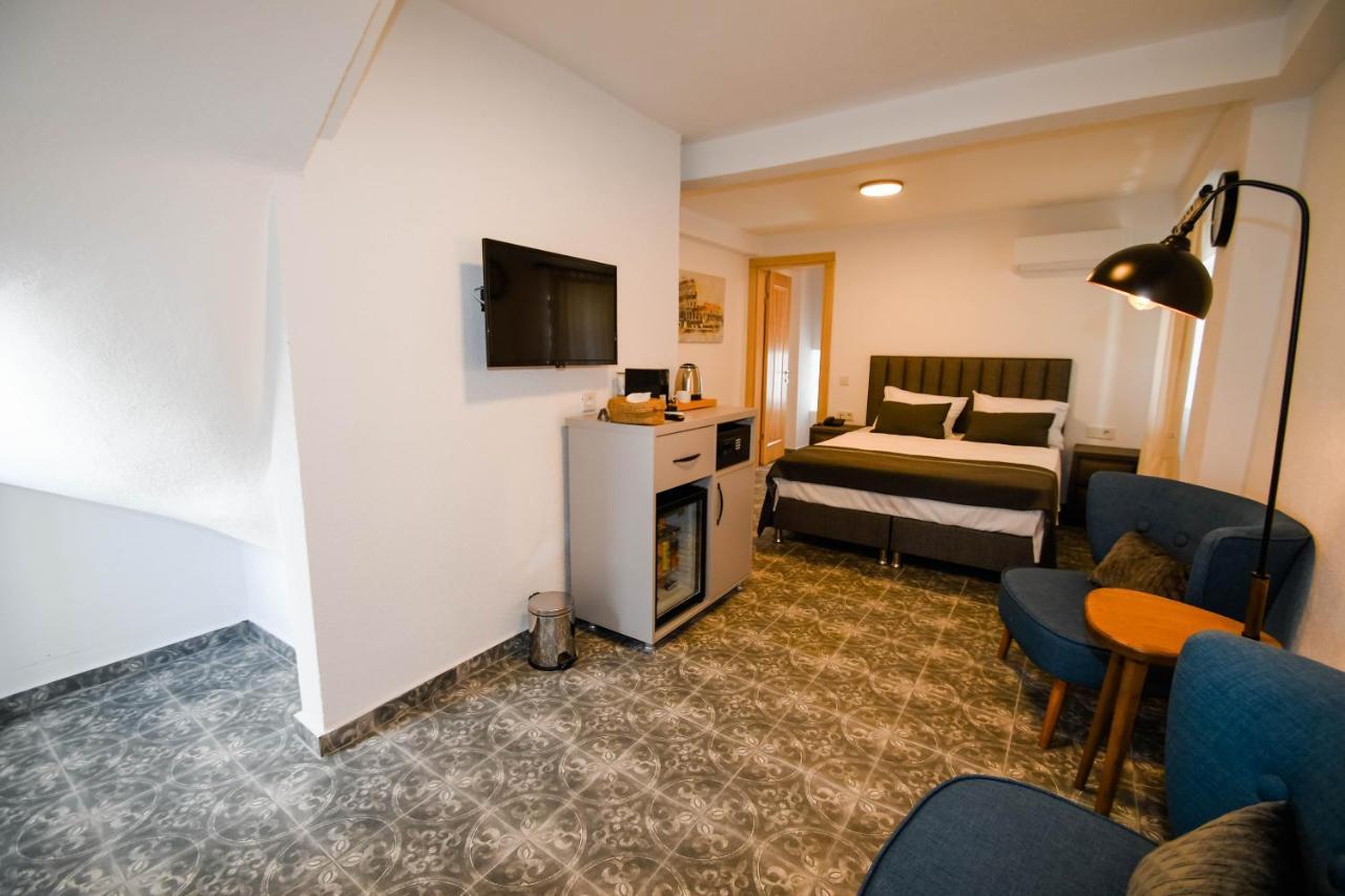 Swan Boutique Hotel *