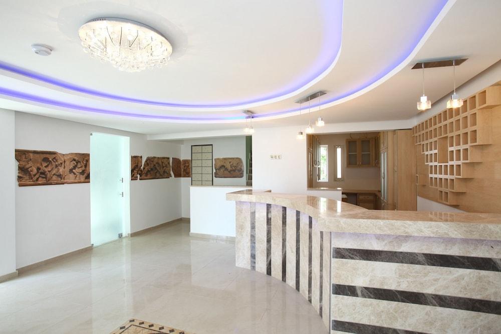 Delfi & Wellness Center Hotel