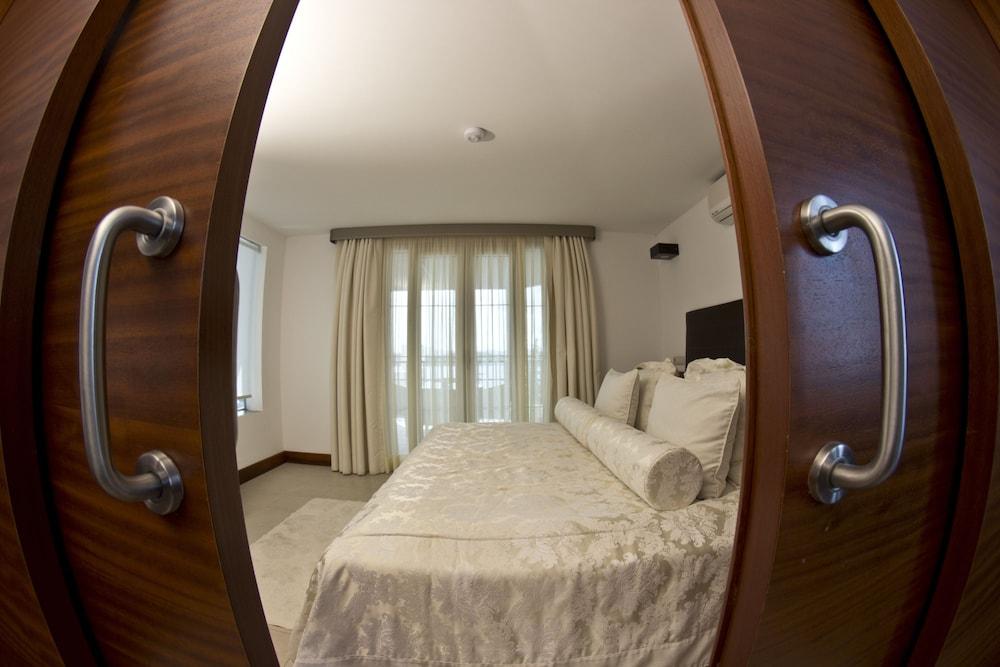 Hotel Manastir & 4*