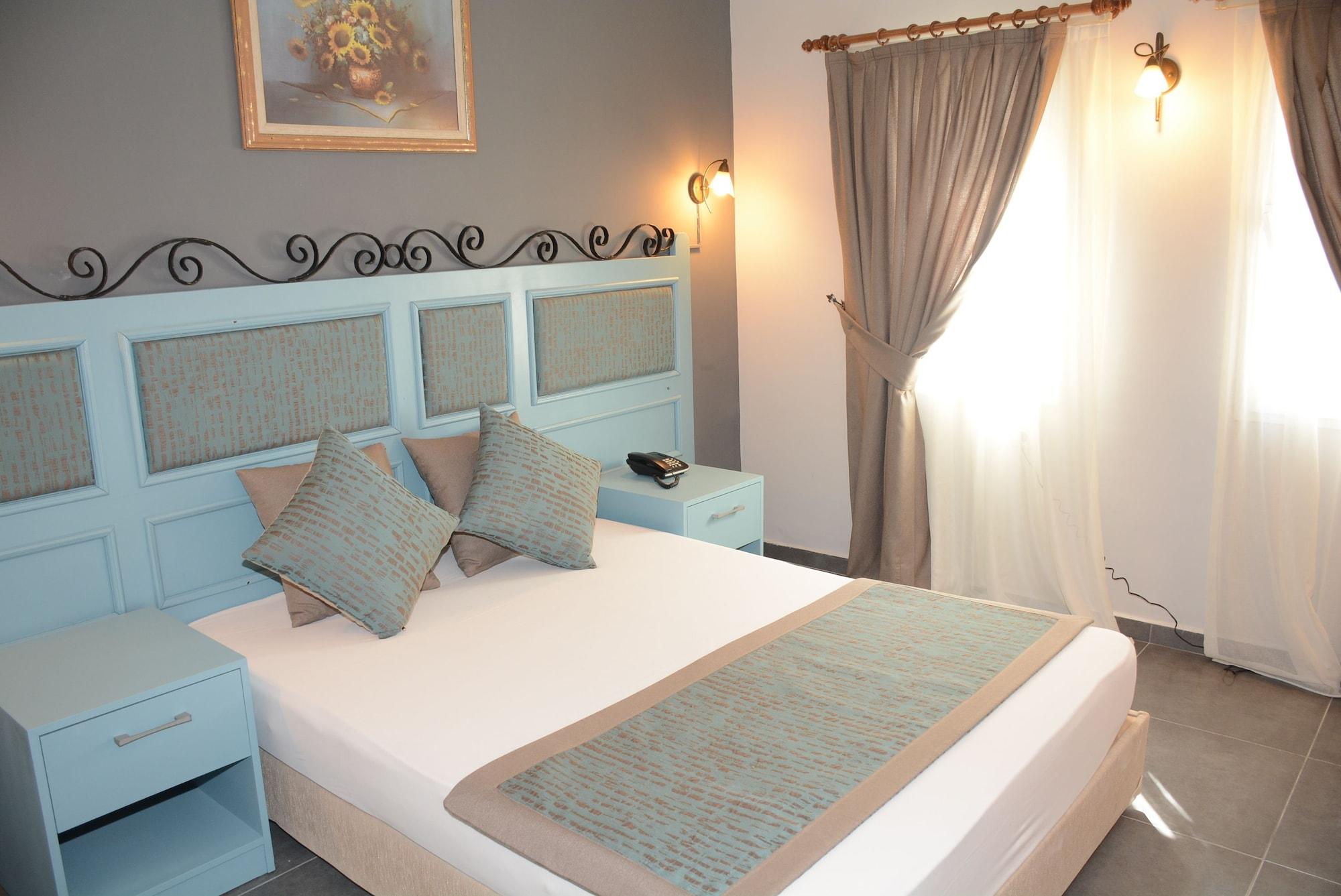Hotel Atrium 3*