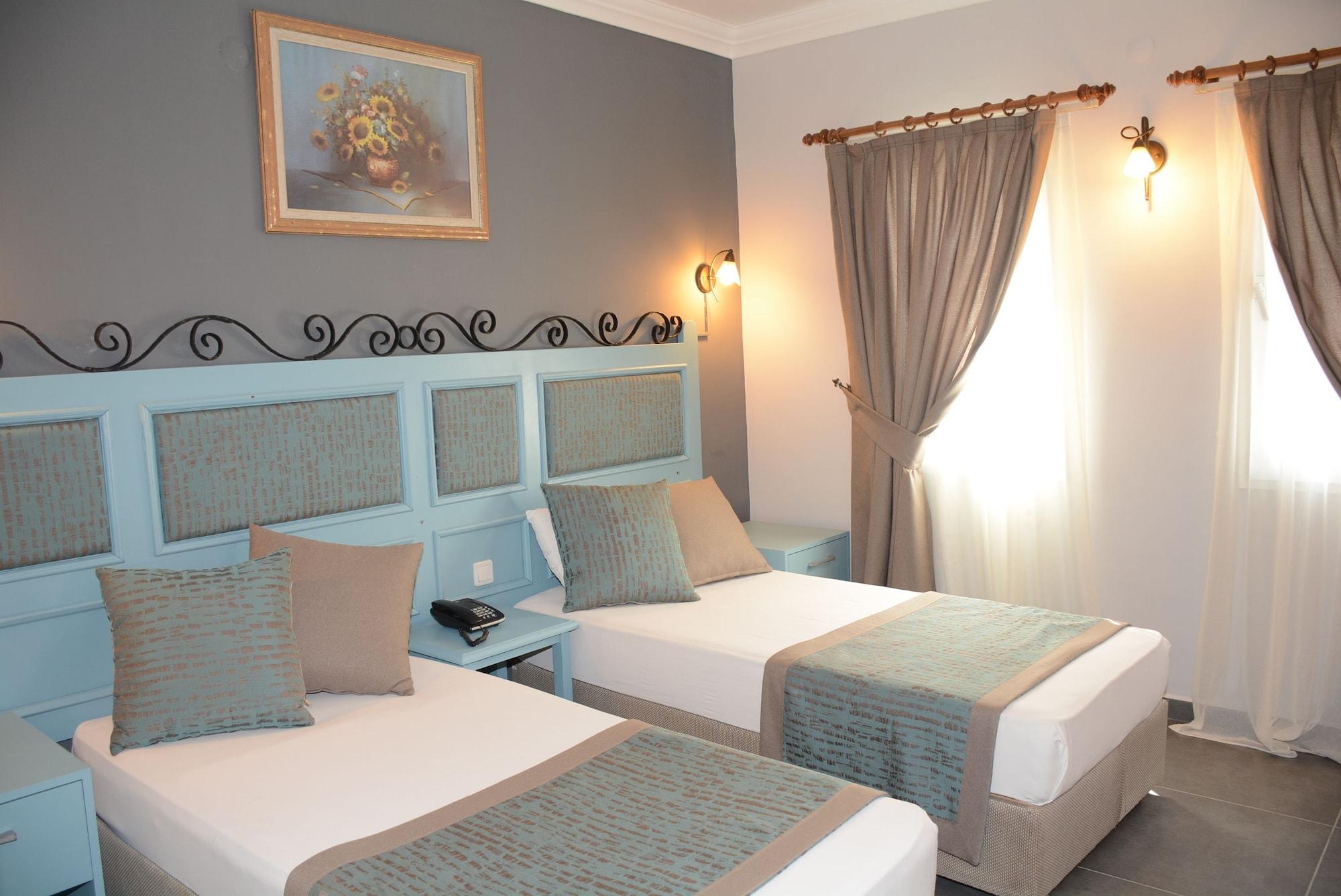 Atrium Hotel 3*