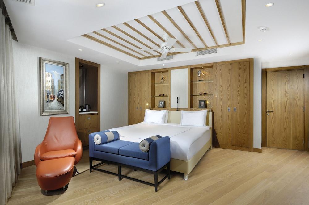 Regnum Escana Hotel 3*