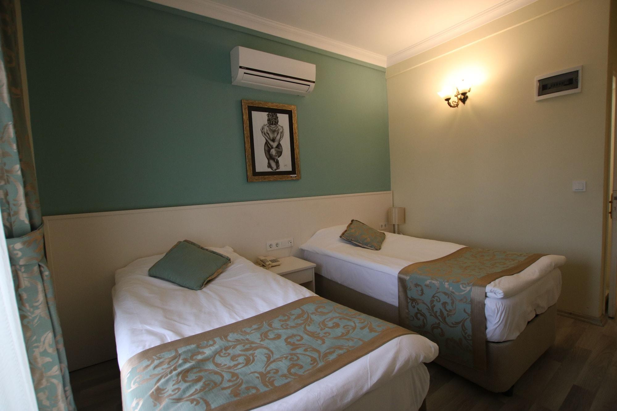 Artemis Hotel