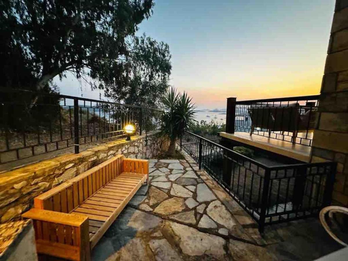 Deniz Manzarali Tas Villa *