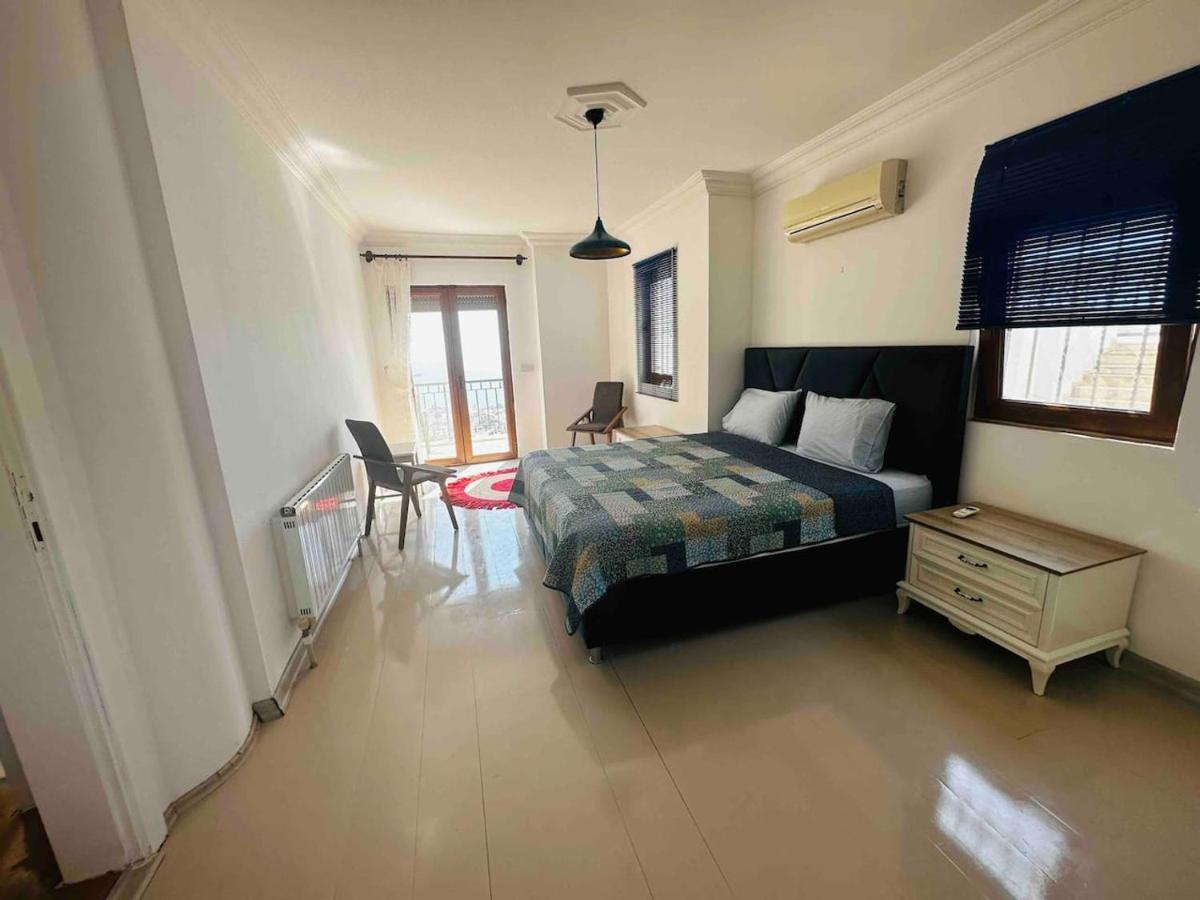 Deniz Manzarali Tas Villa