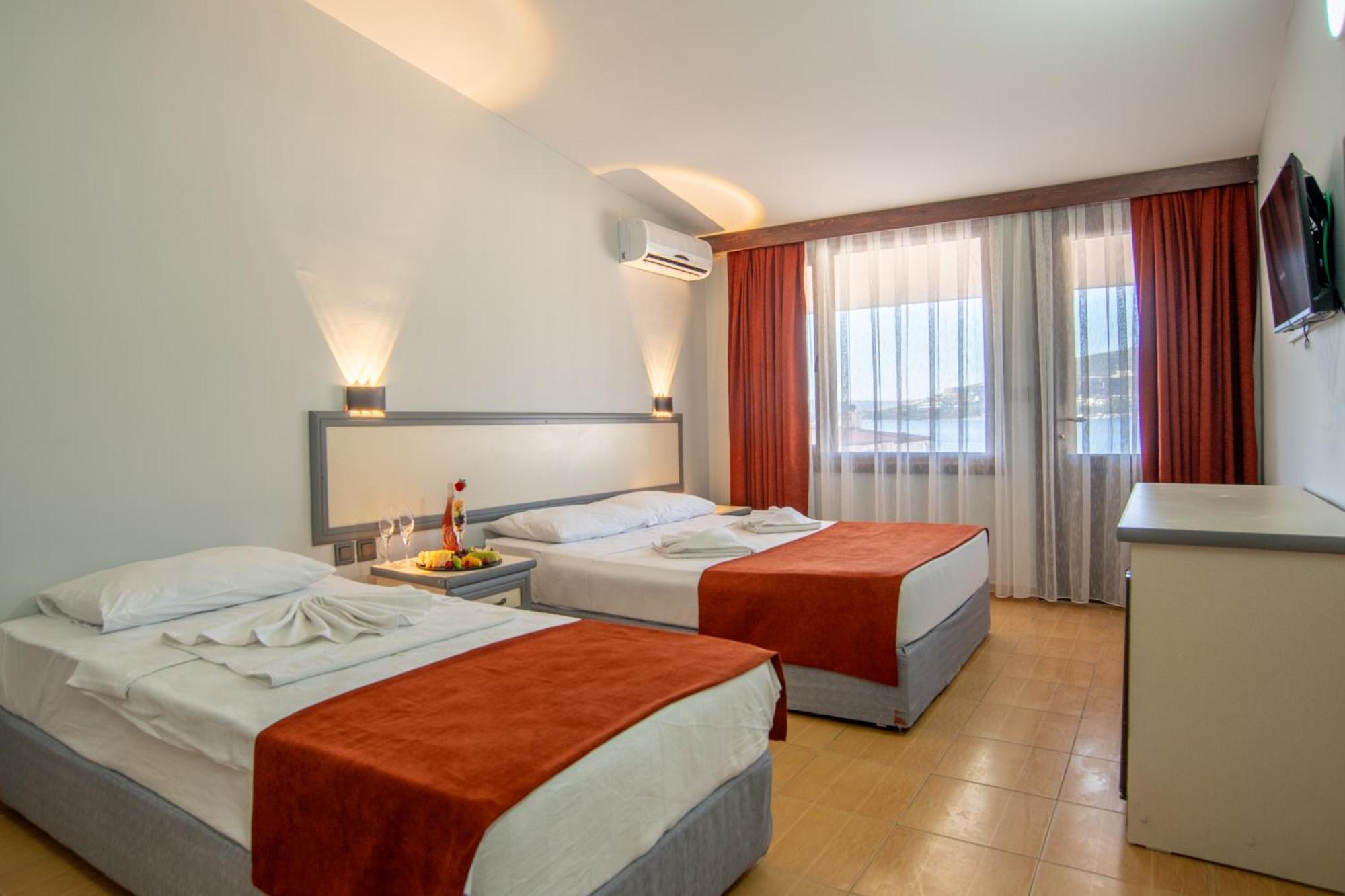 Oscar Seaside & Spa Hotel 4*
