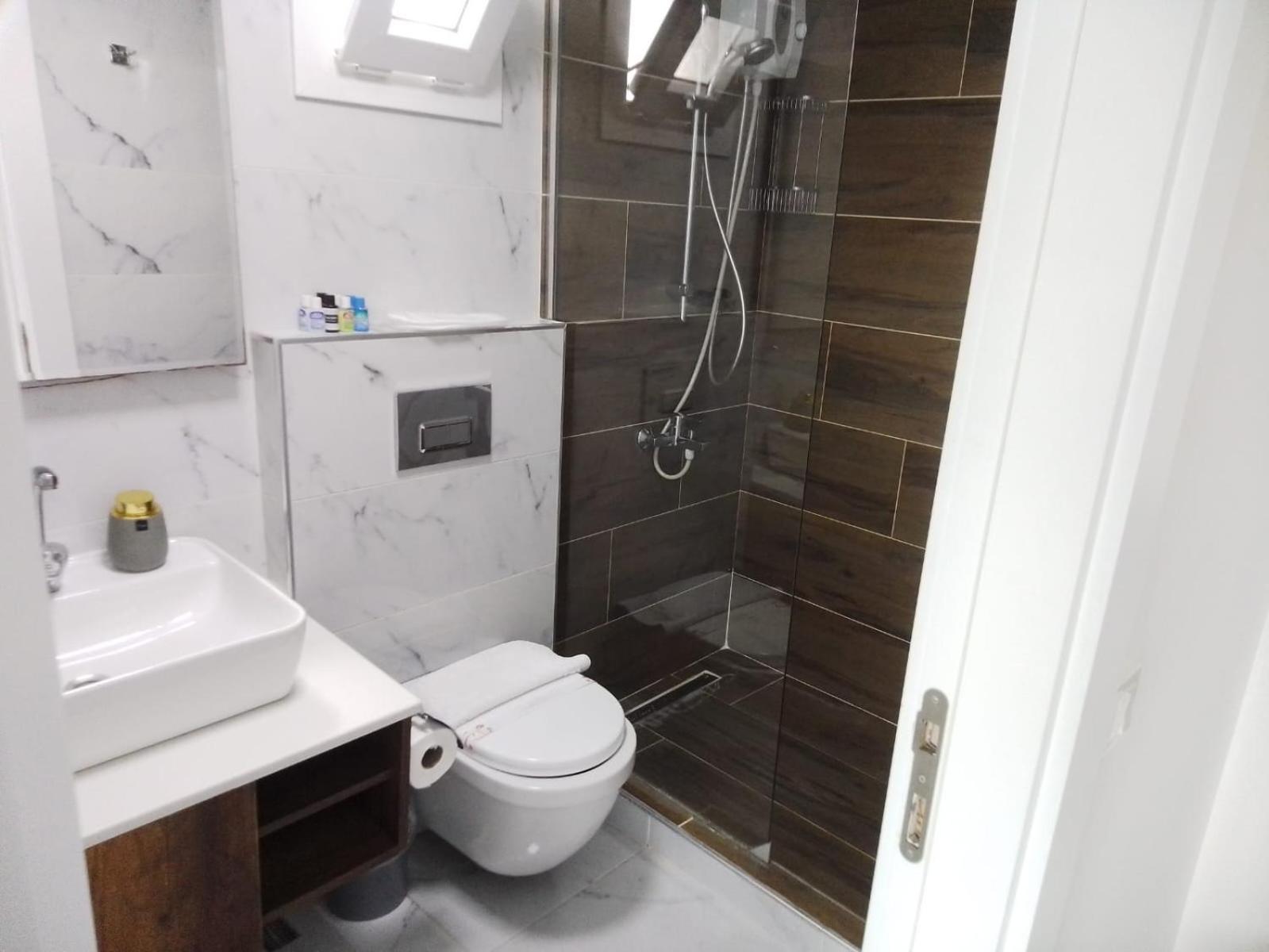 Wb Weekend Aparthotel