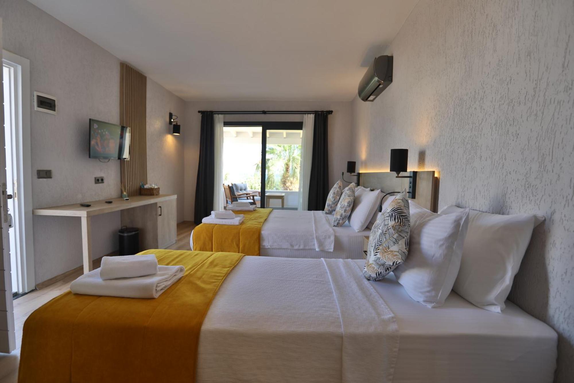 Ali's Beach Hotel *