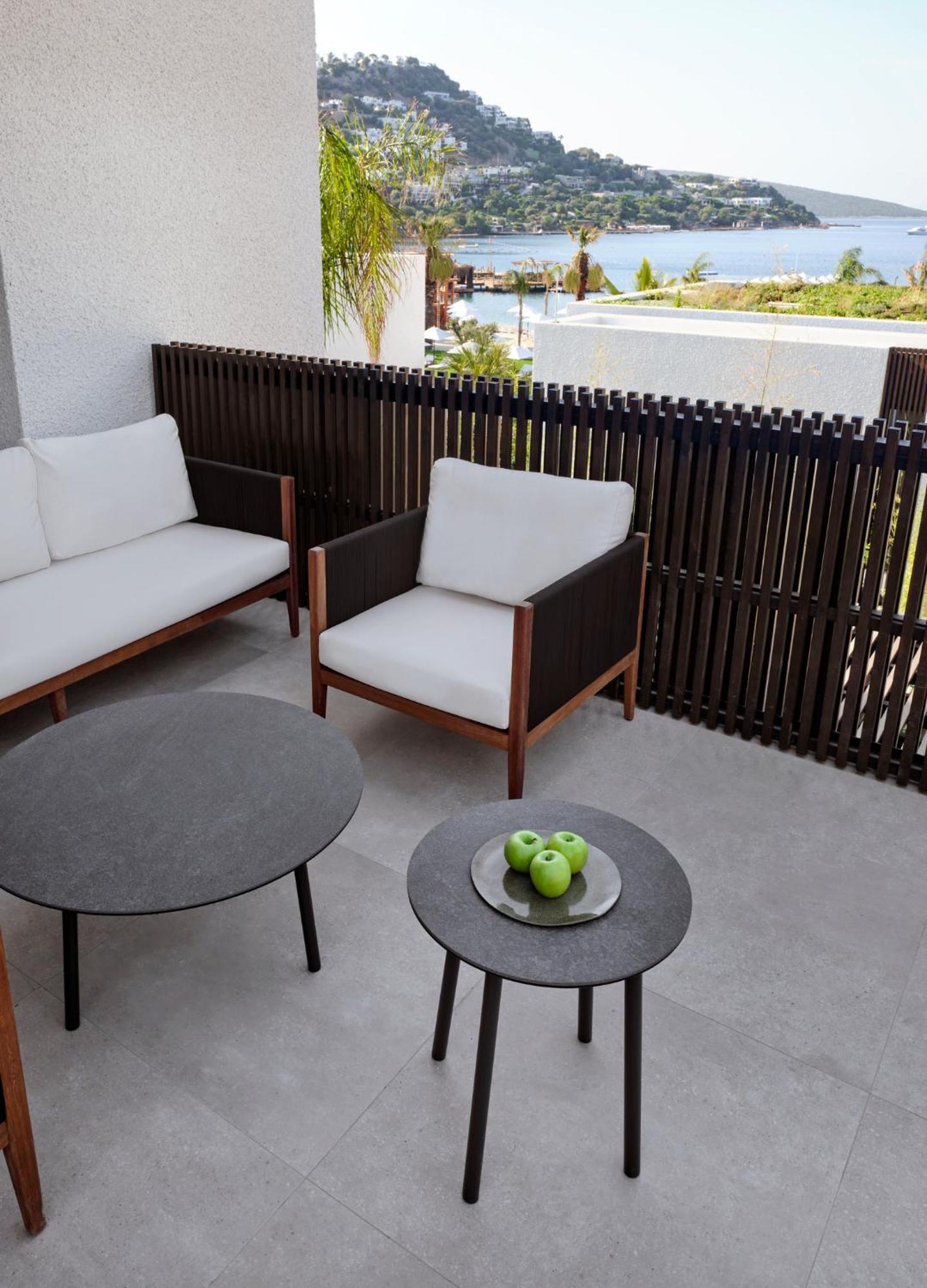 Caja By Maxx Royal Otel