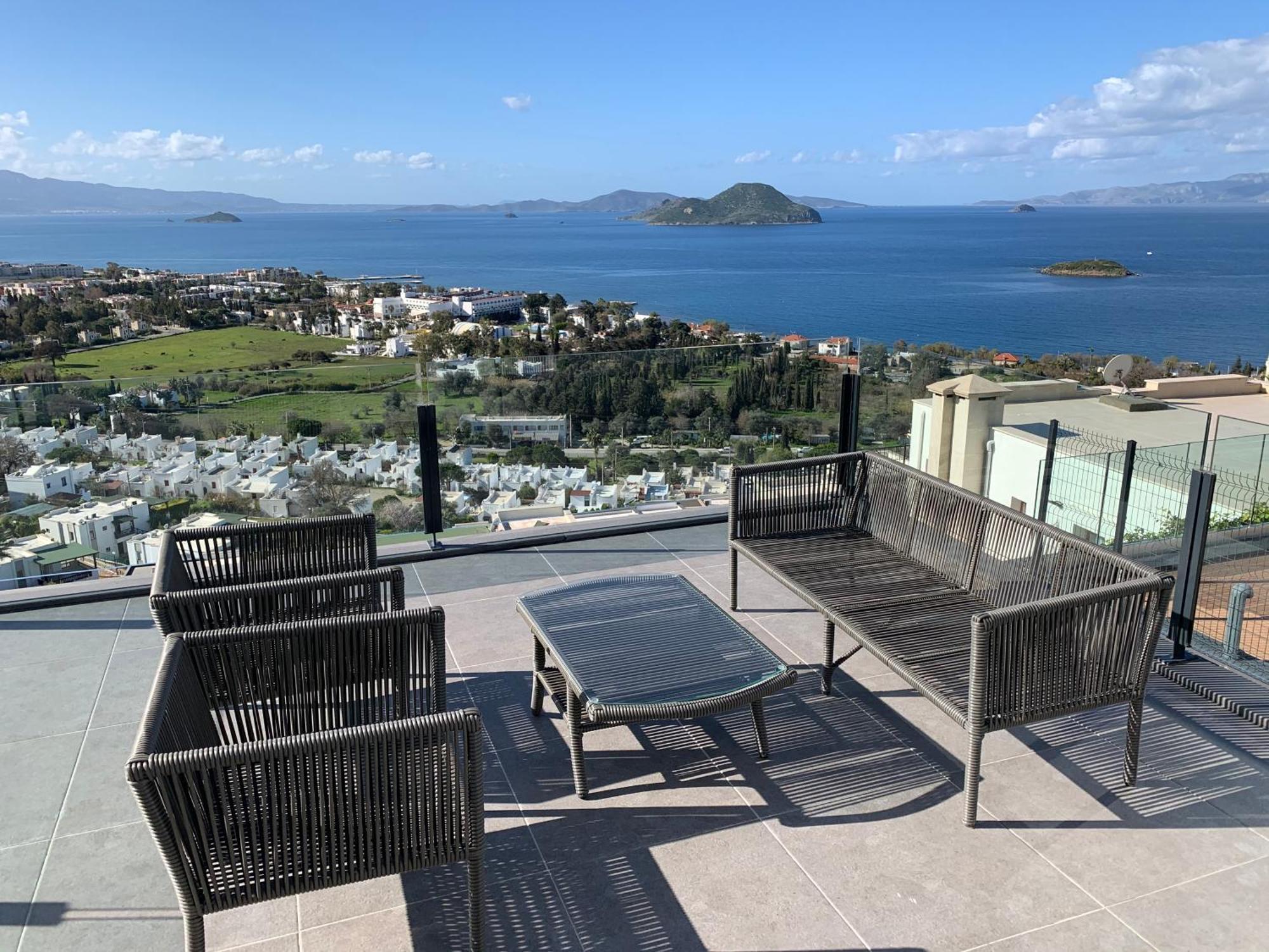 Villa Aylinda With Private Heated Pool