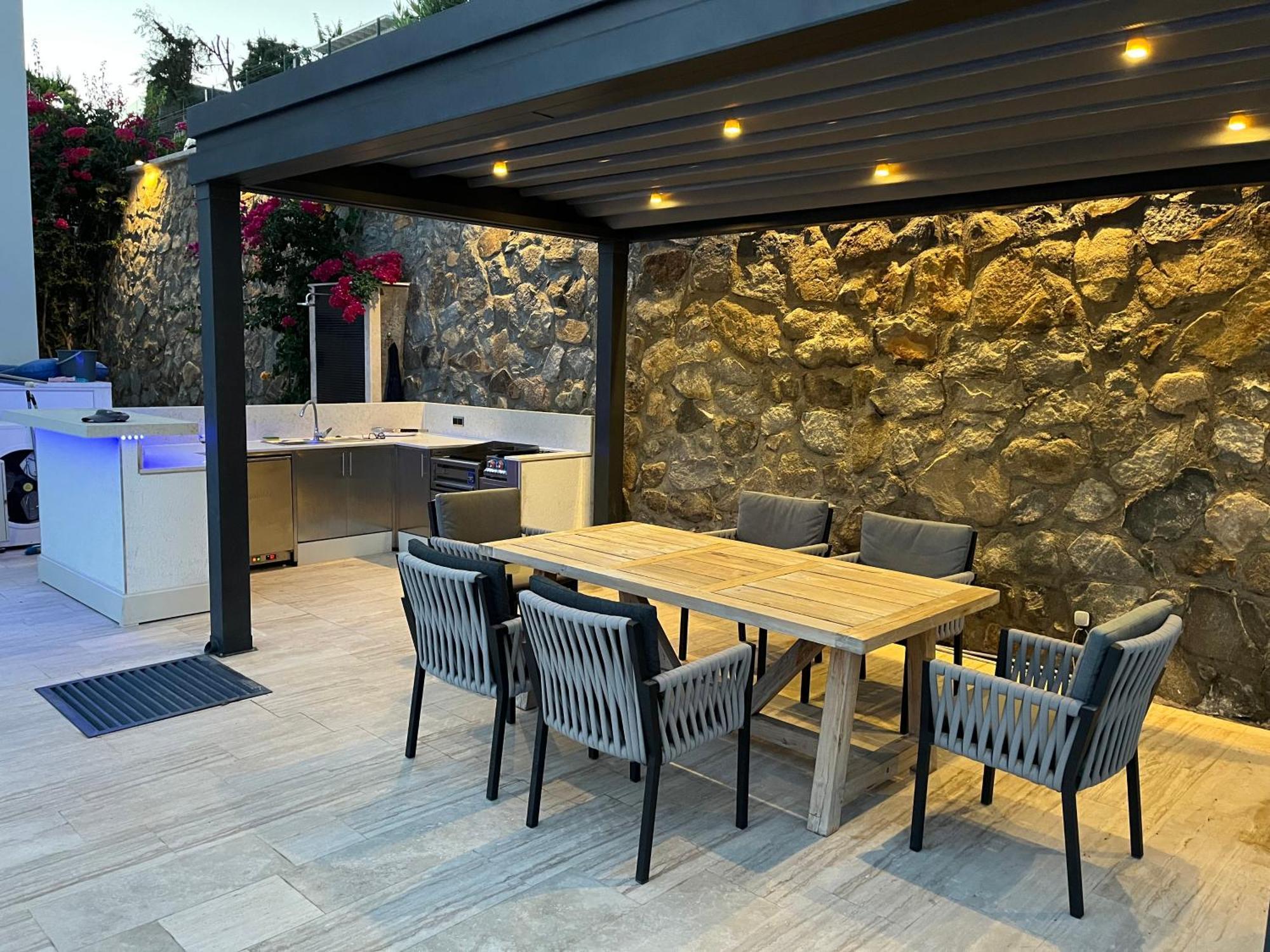 Aylinda With Private Heated Pool *
