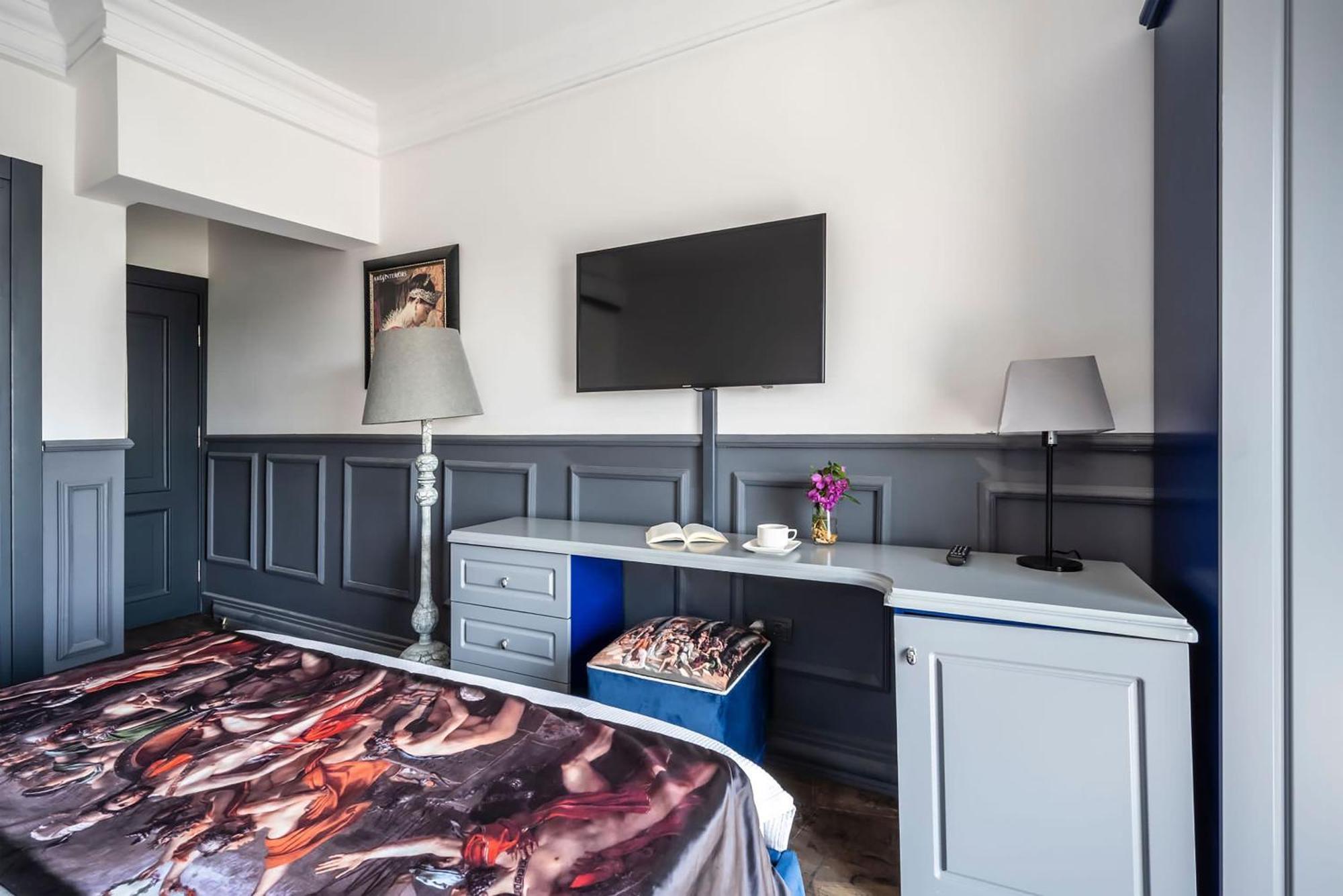 Art & Interiors Hotel 2*