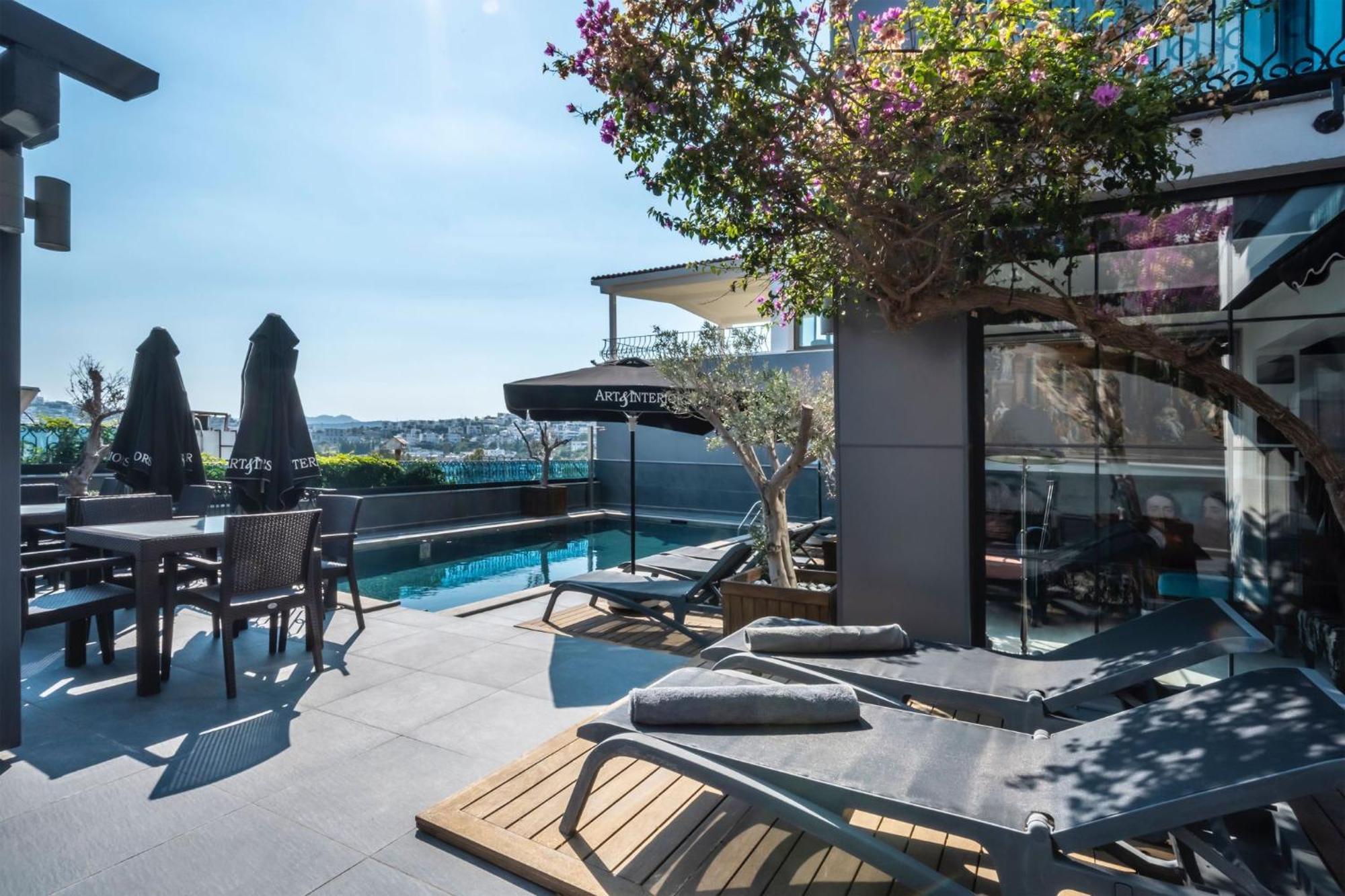 Art & Interiors Hotel