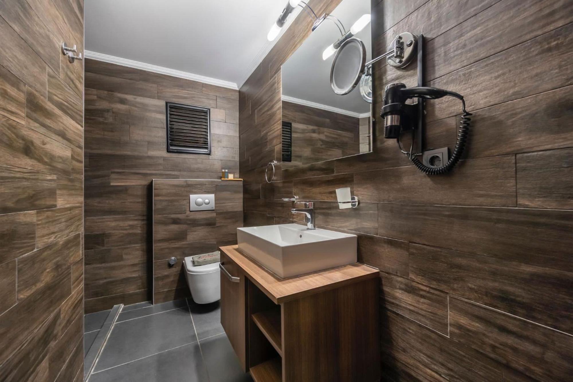 Art & Interiors Hotel 2*