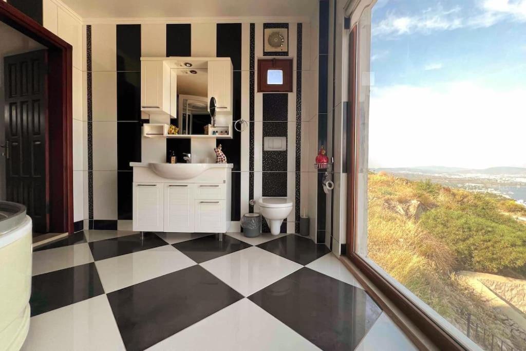 Chanel Villa