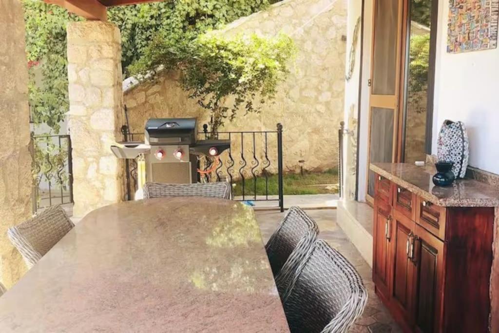Chanel Villa *