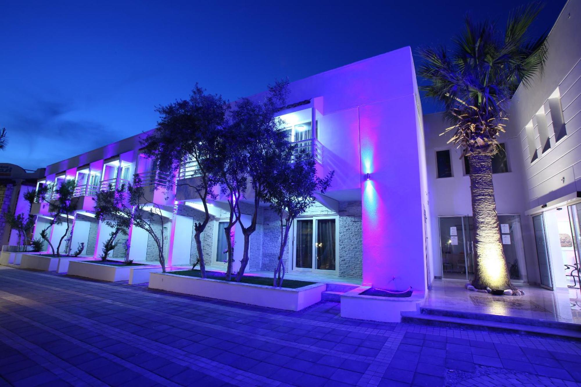 Otel Delfi & Wellness Center 2*