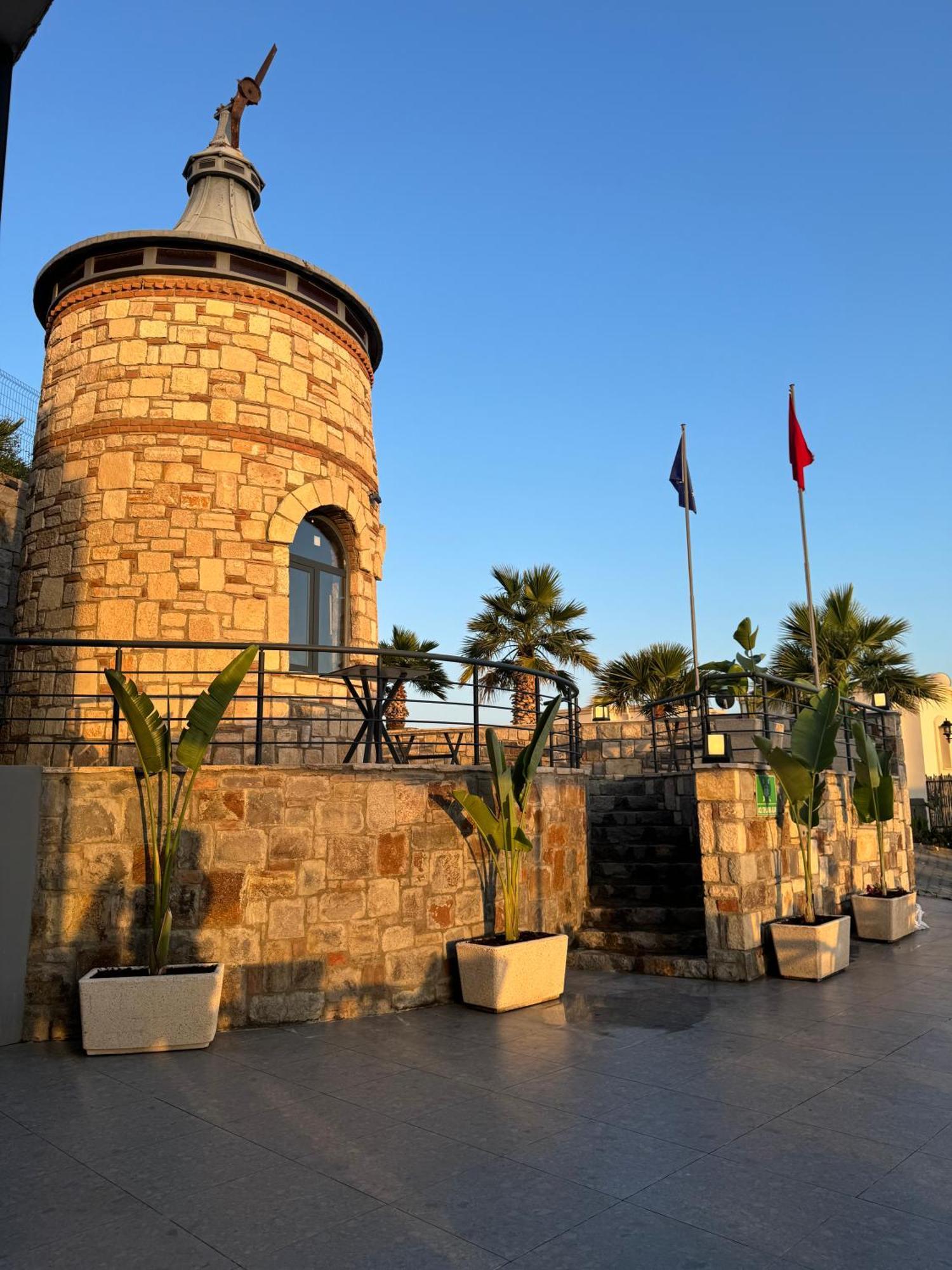 The Rest Port Argento Hotel *