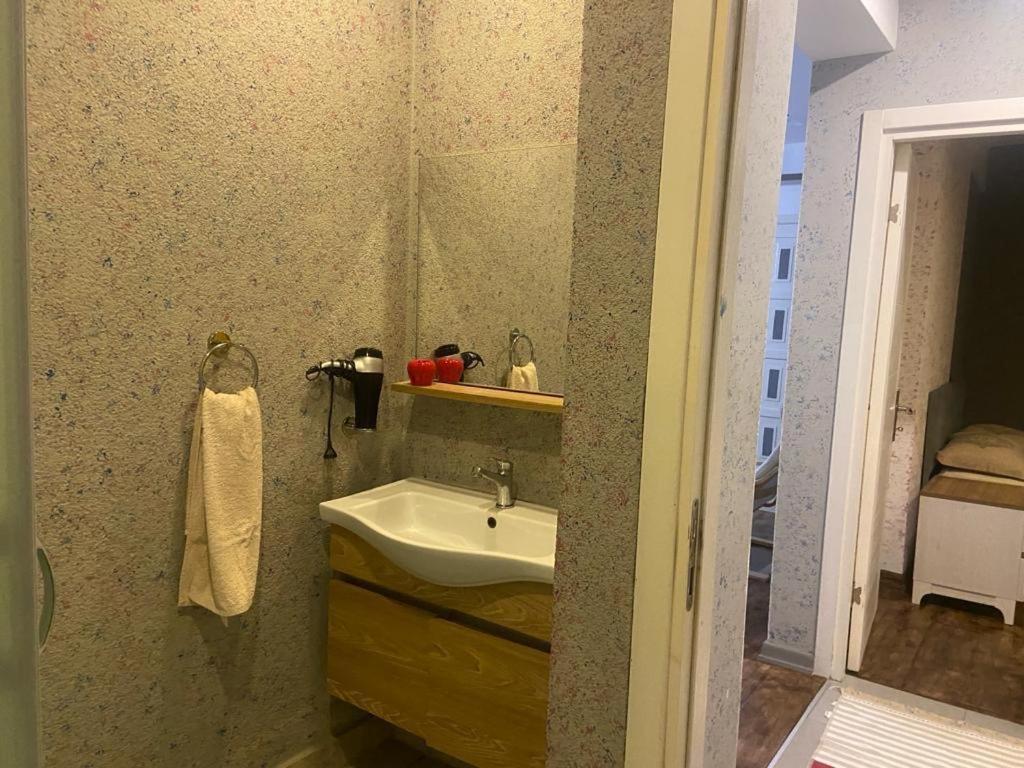 Deniz Manzarali Full Esyali Apartment