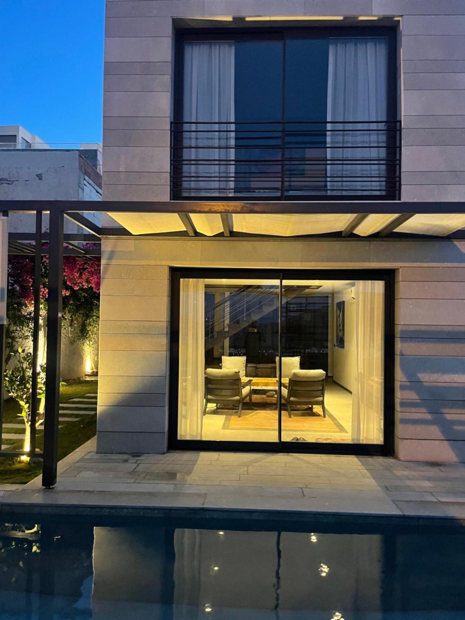 Bodrumda Deniz Ve Doga Manzarali Full Esyali Lueks Villa Bodrum